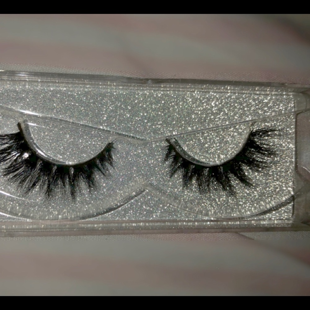 100% Mink Eyelashes - Picture 1 of 1